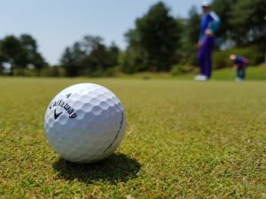 Simulateur de golf : L’outil parfait pour jouer au golf !